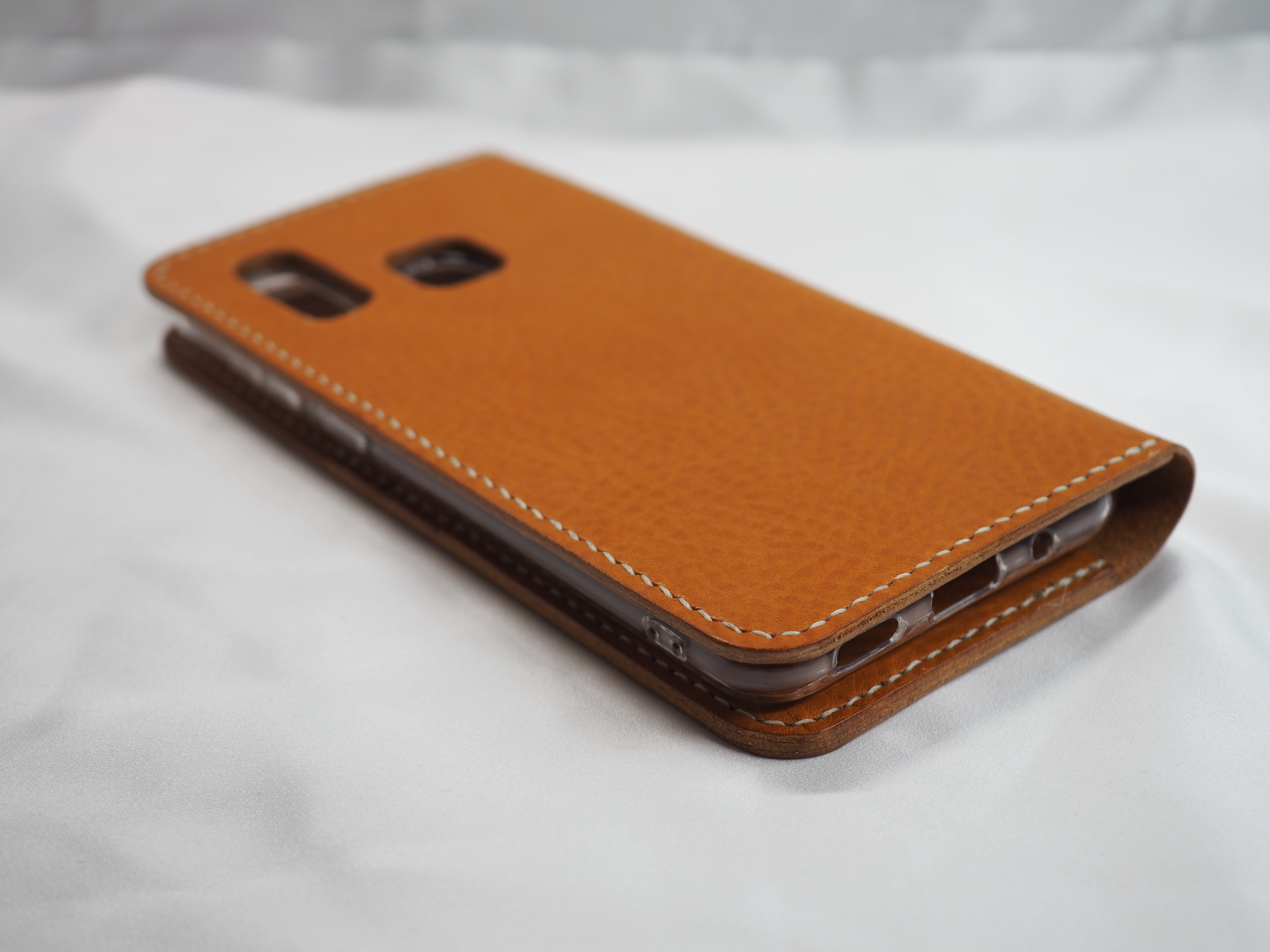 【受注制作】 本革 イタリアンレザー（ネブラスカ）のスマホカバー 13,500円