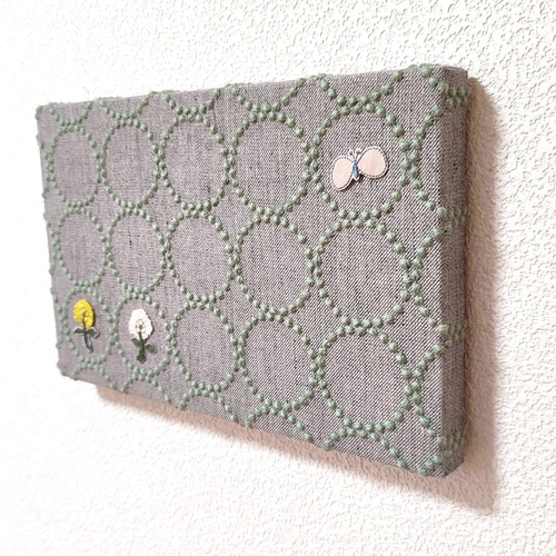 ファブリックパネル　ミナペルホネン　タンバリン　チョウチョ　インテリア　刺繍