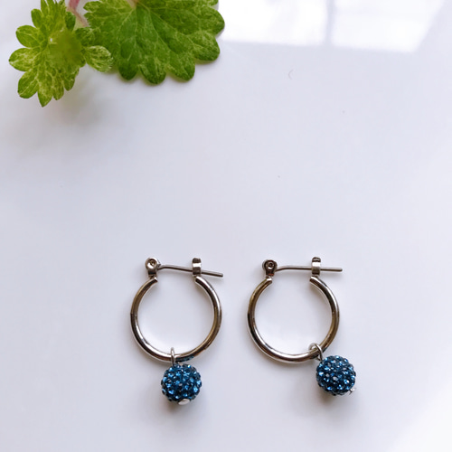 スワロフスキー パヴェボール フープピアス モンタナ ピアス
