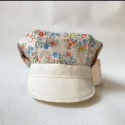 ベビーキッズの帽子　ナチュラル小花ブーケ　白いリボンのキャスケット（こどもサイズ） 3枚目の画像