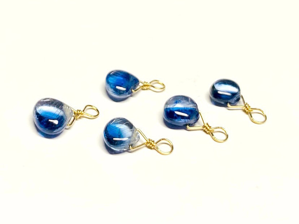 【天然石チャーム】宝石質カイヤナイト 14kgf/Silver925　マロン形　１個　ハンドメイド素材 2枚目の画像