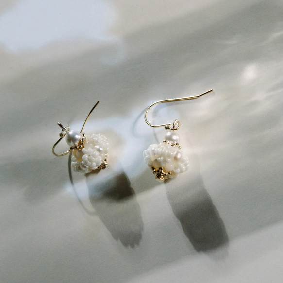 Papanași Earrings 甜麵圈珍珠耳飾 第1張的照片