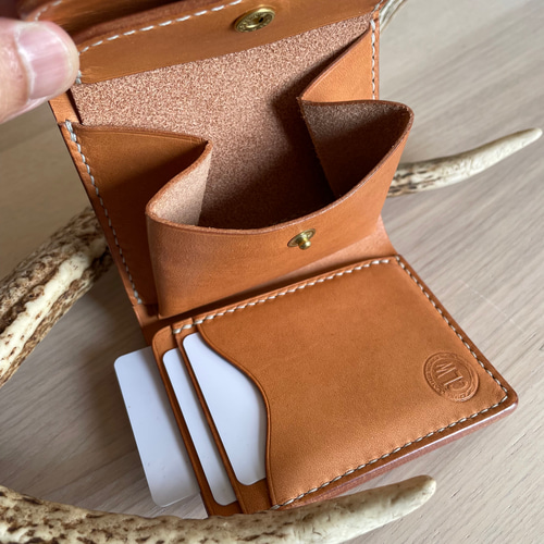 コンパクトウォレット三つ折り財布 革財布 二つ折り財布 Chase