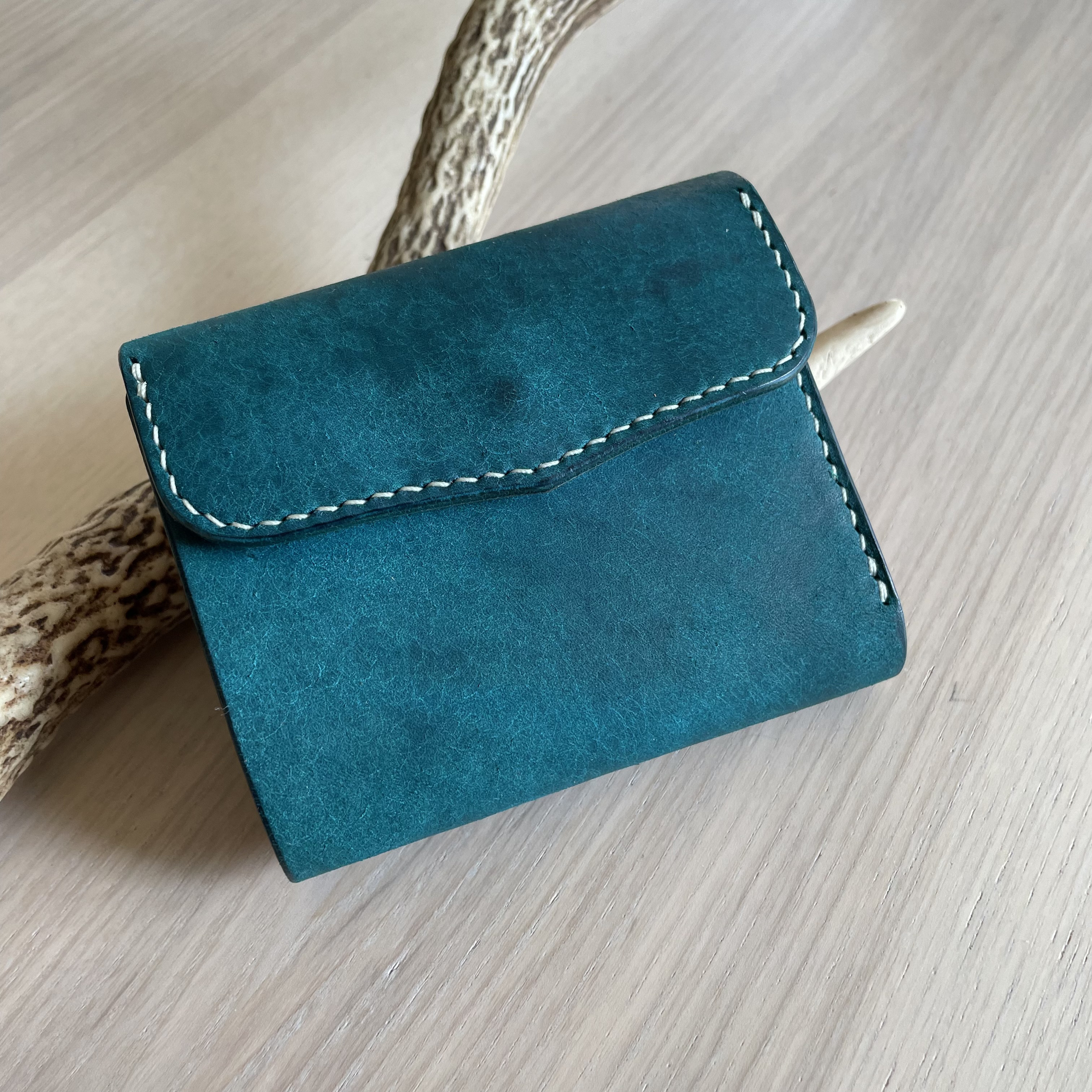 コンパクトウォレット三つ折り財布 革財布 二つ折り財布 Chase