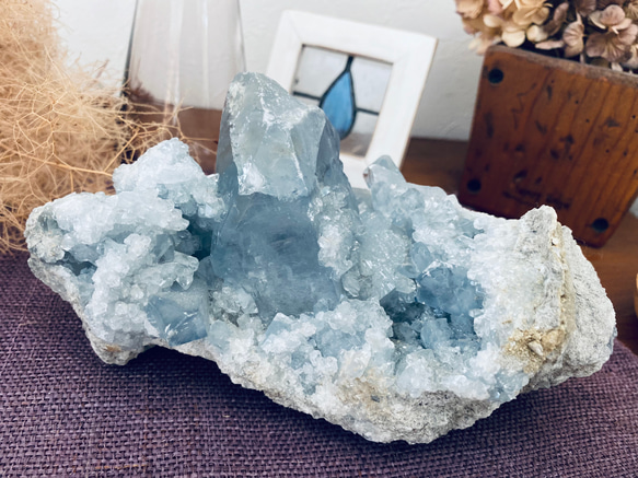 【ゲリラ値下げ！！】夫婦円満！セレスタイト(天青石)原石܀良品マダガスカル産 天青石 マダガスカル産のセレスタイトは清涼感を感じる透明度のある水色が特徴です