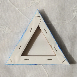 三角形キャンバス「青いカーネーション」 7枚目の画像