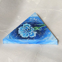 三角形キャンバス「青いカーネーション」 6枚目の画像