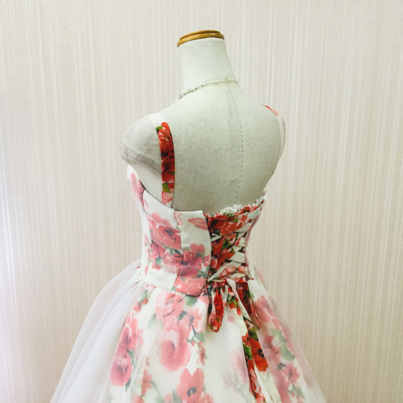 カラードレス ロングドレス 結婚式 演奏会 花柄ドレス オフホワイト×花柄 肩紐付き cd32050 8枚目の画像