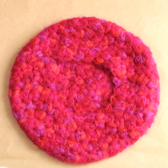 リフ編みのベレー帽　赤系ミックスカラー（モヘア＆ウール） 7枚目の画像
