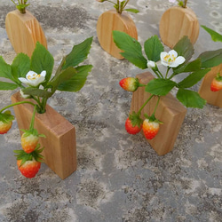 【春の花　いちご】樹脂粘土 5枚目の画像