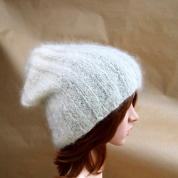 リブ編みのふんわりニット帽　無着色ナチュラルホワイト（モヘア＆ウール） 3枚目の画像