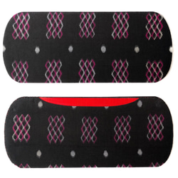 レトロな帯枕・帯板・仮紐・収納バッグセット　銘仙　黒地にピンクと灰の抽象模様 3枚目の画像