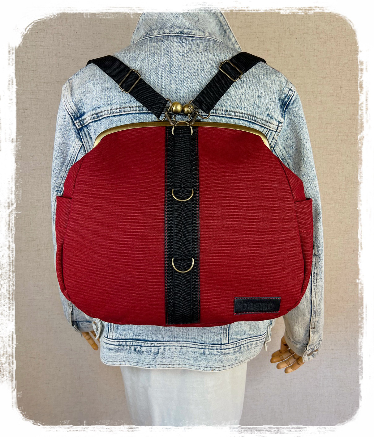 58.受注制作.帆布がま口リュックバッグ .中央アクセントベルトがおしゃれ.背中で口が開き放しになりづらい！