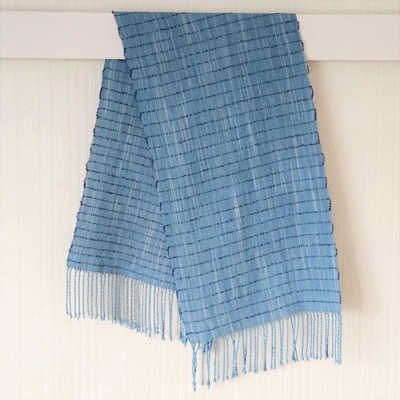 藍染め ストール 手織り シルク インディゴブルー 草木染め ミニスカーフ 2枚目の画像