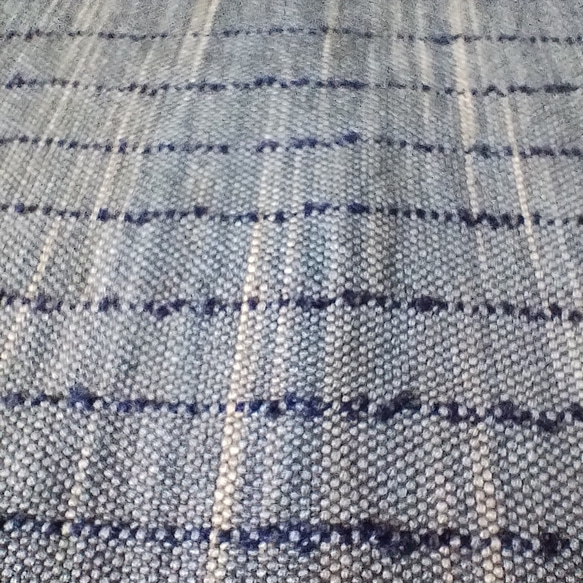 藍染め ストール 手織り シルク インディゴブルー 草木染め ミニスカーフ 9枚目の画像