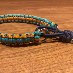 【オーダーについて】パラコードリード❤︎首輪❤︎チョーカー❤︎スマホストラップ スマホショルダー 色々な編み方を組み合わせました 好きな色で