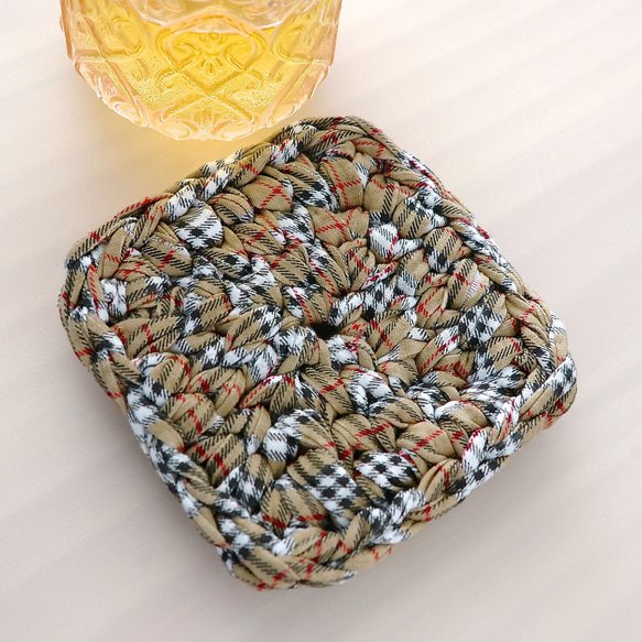 角布手編みコースター・保温コースター ブリティッシュチェック風 ギフトカスタマイズ 2枚目の画像