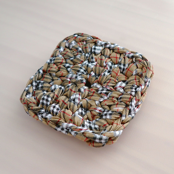 角布手編みコースター・保温コースター ブリティッシュチェック風 ギフトカスタマイズ 3枚目の画像