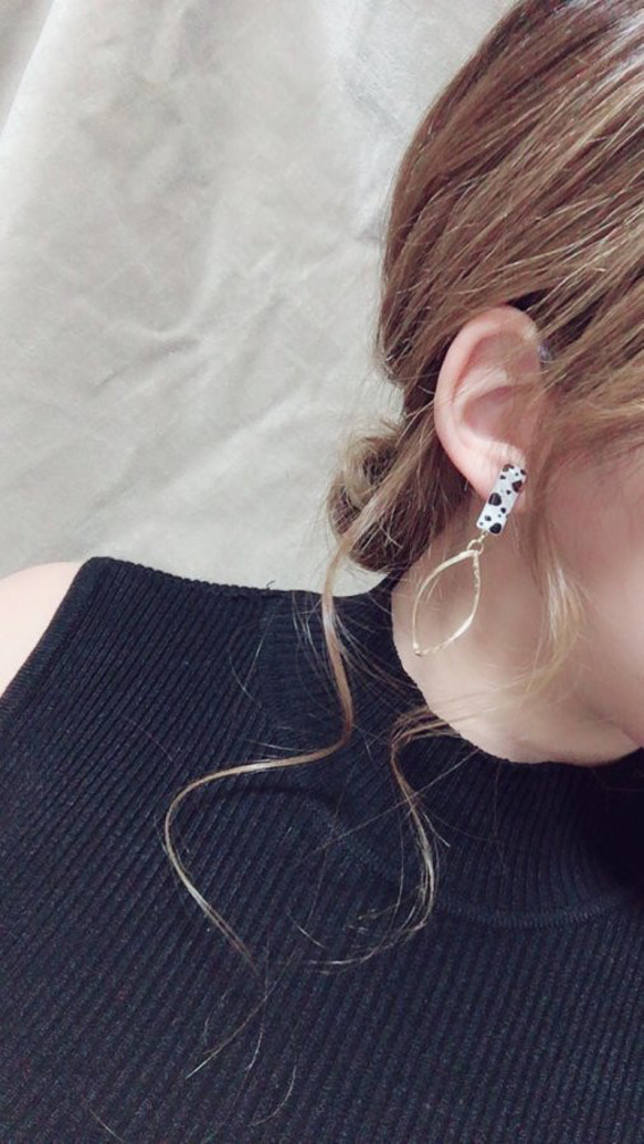 (全3色)Asymmetry Animal twist hoop pierce/earring 2枚目の画像