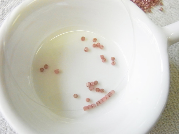 カットビーズ　アンティークローズ 3枚目の画像