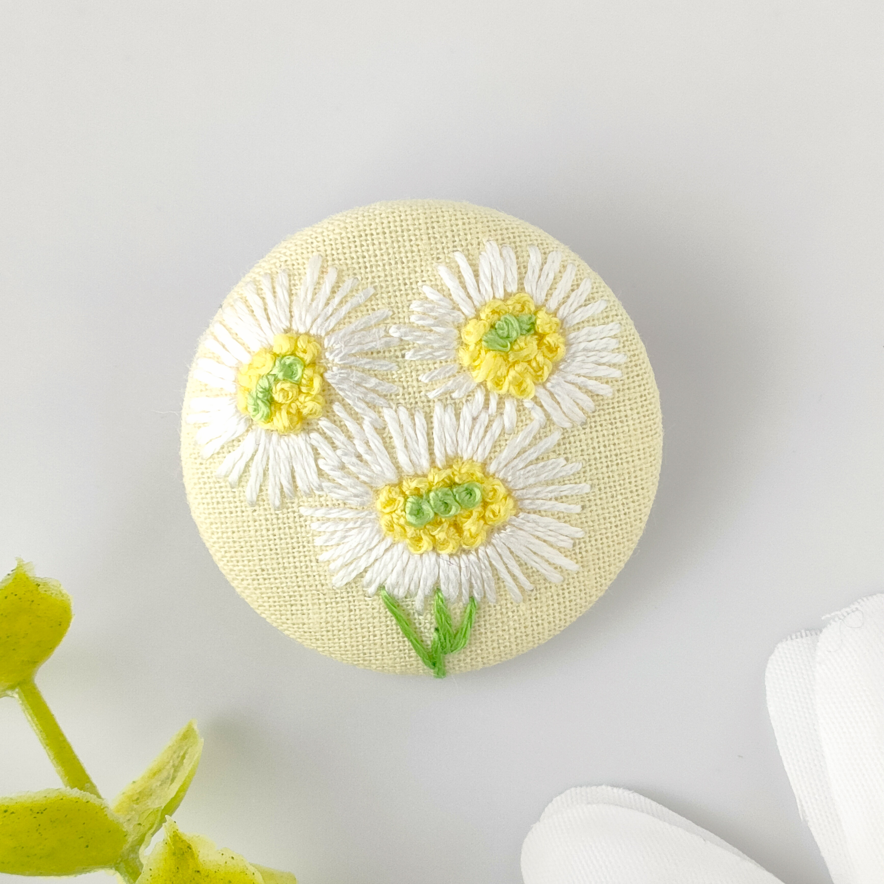 【専用】ハンドメイド　刺繍ブローチ　ヘアゴム 専用】ハンドメイド 刺繍ブローチ ヘアゴム その他