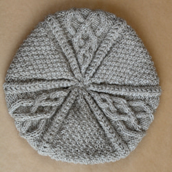 NZポッサム・メリノ　かのこ編み＆アラン模様の6枚パネルのニット帽　無着色ナチュラル 4枚目の画像