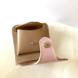 かわいいレザー二つ折り財布・桜ピンク・軽量・送料無料 4枚目の画像
