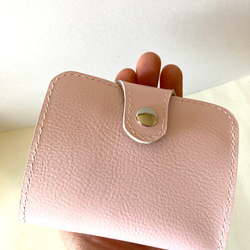 かわいいレザー二つ折り財布・桜ピンク・軽量・送料無料 6枚目の画像