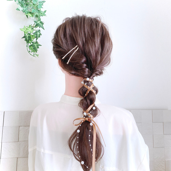 【ブラウン】パール ＆ サテンリボン の ポニーフック  / ヘアアクセサリー  リボンアレンジ 3枚目の画像