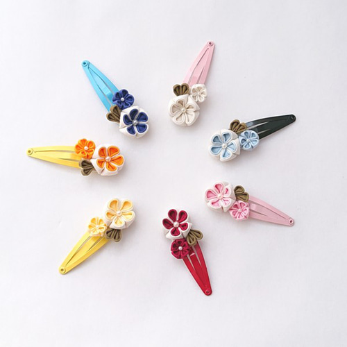 カラフル小花のパッチンピン（つまみ細工） ヘアピン おかめ