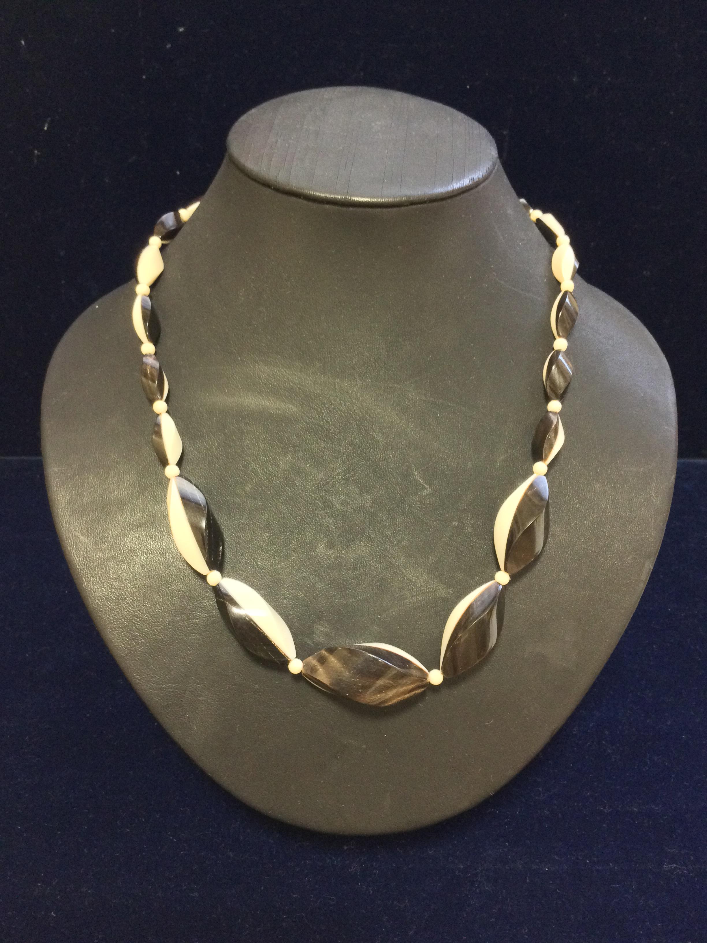 ☆本象牙＆水牛ネックレス　A-16 ※