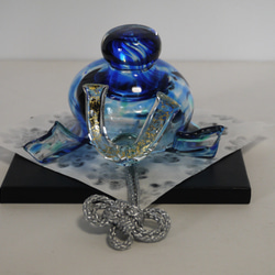 ガラスの兜（藍） 2枚目の画像