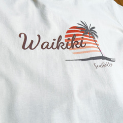 ハワイアンデザインTシャツ 夕陽とヤシの木のシルエット 半袖カットソー サーフボード waikikiビーチ 3枚目の画像