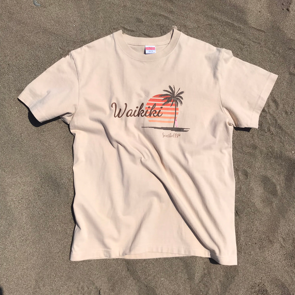 ハワイアンデザインTシャツ 夕陽とヤシの木のシルエット 半袖カットソー サーフボード waikikiビーチ 1枚目の画像