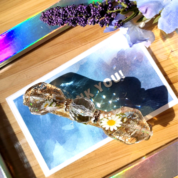 透明 アクリルビーズ バレッタ 白い花 クリア 3枚目の画像