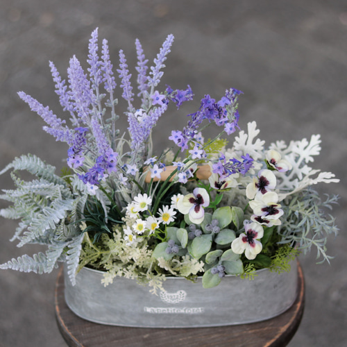 ナチュラルガーデン～ラベンダーの寄せ植え風アレンジ・フレンチ