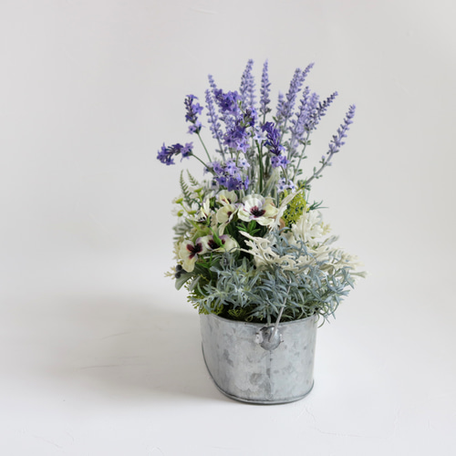 ナチュラルガーデン～ラベンダーの寄せ植え風アレンジ・フレンチ