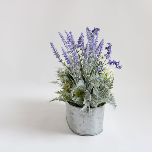 ナチュラルガーデン～ラベンダーの寄せ植え風アレンジ・フレンチ