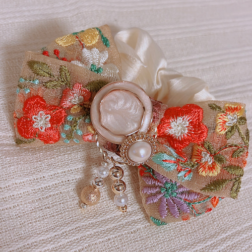 ハンドメイドシュシュM-3773♡ダークブラウンジョーゼット♡インド刺繍リボン付 ☆在庫限り☆ ＊インド刺繍リボン＊シックなリボンシュシュ - Ra