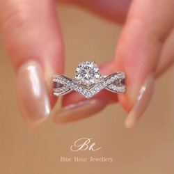 モアッサナイト V字 クロス キラキラ クラシック 1ct ゴージャス