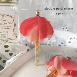 2pcs★charm・double petal & chain/coral（花びらチャーム） 1枚目の画像