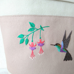 *ハチドリと花*　手刺繍入りフープハンドルバケツ型バッグ 9枚目の画像