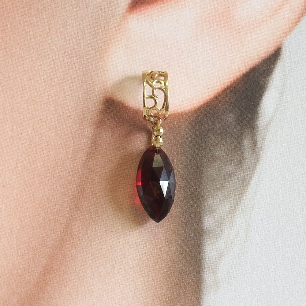 現品限り　ガーネット　マーキス　透かしパーツ　ピアス　１８金ピアスポスト　１０金　K10　１月誕生石