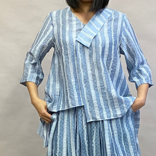 SALE 夏 ランダムストライプ ジャガード Vネックシャツ 半袖