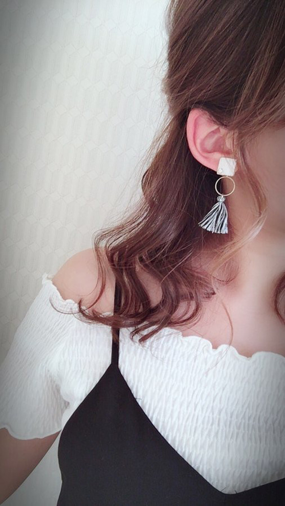 (全2色)2way color square mix tassel pierce/earring 3枚目の画像