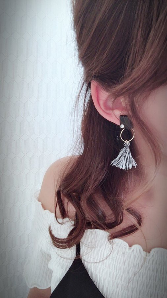 (全2色)2way color square mix tassel pierce/earring 2枚目の画像