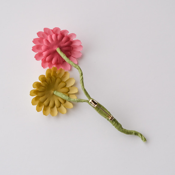 手染めの布花で彩る”染め花のコサージュ” a/ピンク 6枚目の画像