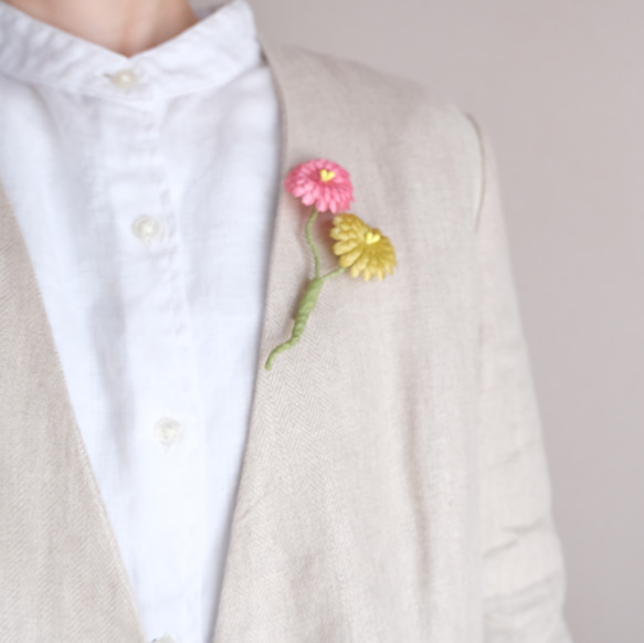手染めの布花で彩る”染め花のコサージュ” a/ピンク 2枚目の画像
