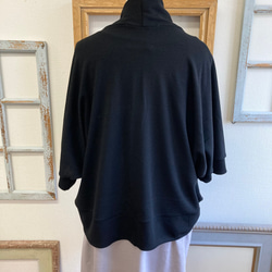 促銷價★大人可愛❤️邊框圖案蝙蝠袖短上衣（黑色）尺寸M-L 第8張的照片