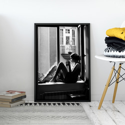 アートポスター モノクロ写真 窓辺のシルエット 影と光の芸術的表現 ヴィンテージ調 4808 2枚目の画像